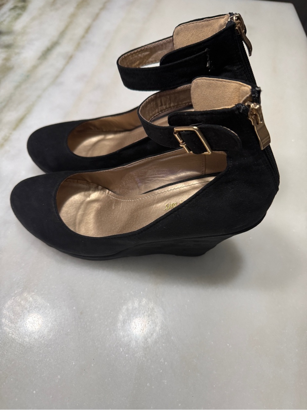 Dream Pairs Black Faux Suede Closed Toe Wedges Rear Zip - Picture 2 of 9